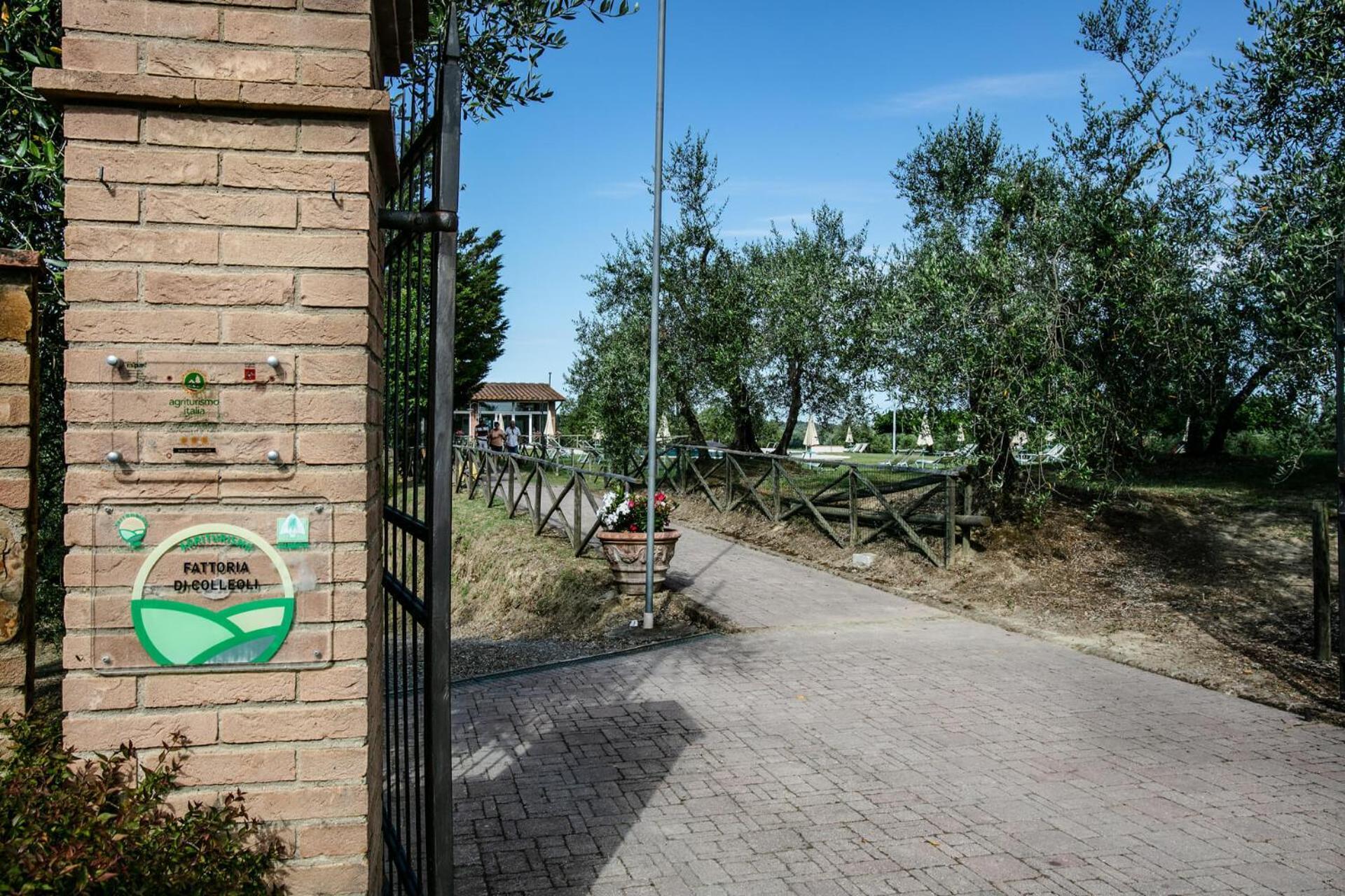 Fattoria Di Colleoli Guest House Exterior photo