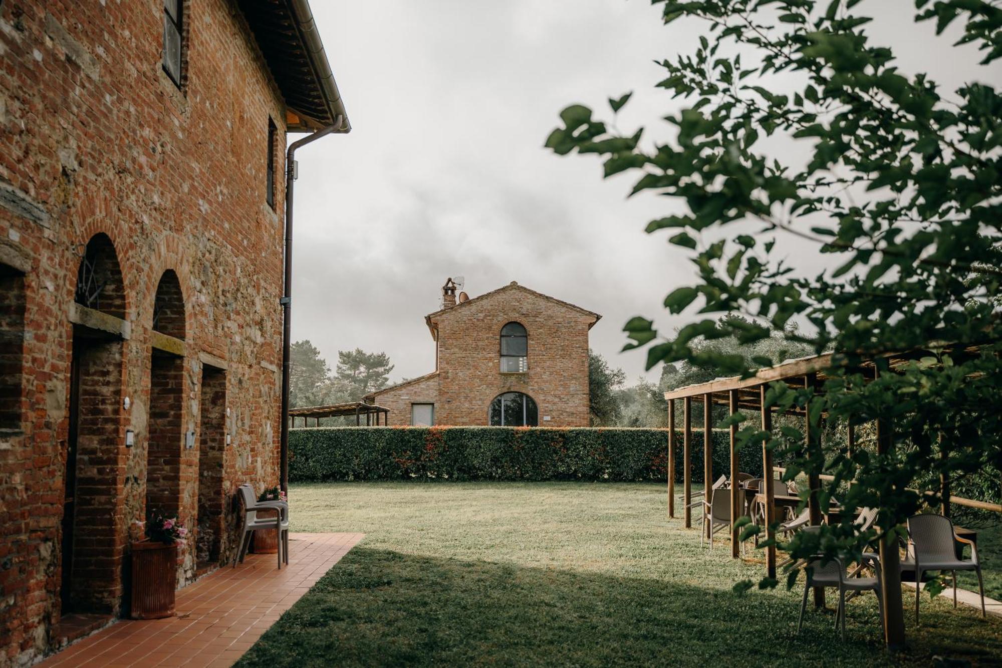 Fattoria Di Colleoli Guest House Exterior photo